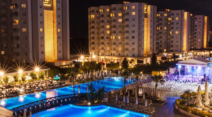 Grand Park Lara