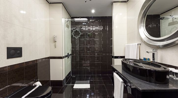 Karmir Resort & Spa