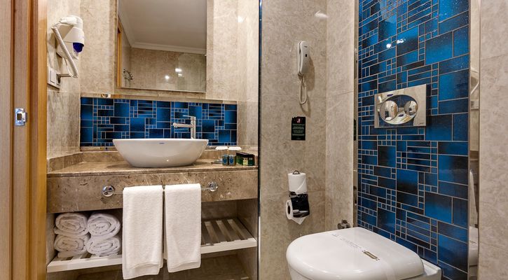 Karmir Resort & Spa
