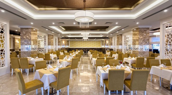 Karmir Resort & Spa