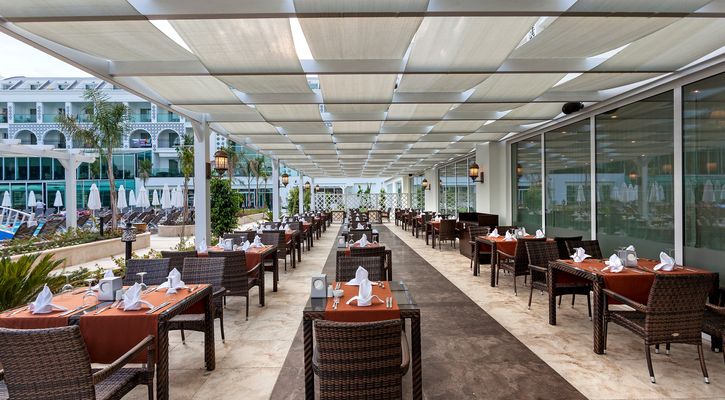 Karmir Resort & Spa