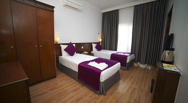 SAMMY`S HOTEL