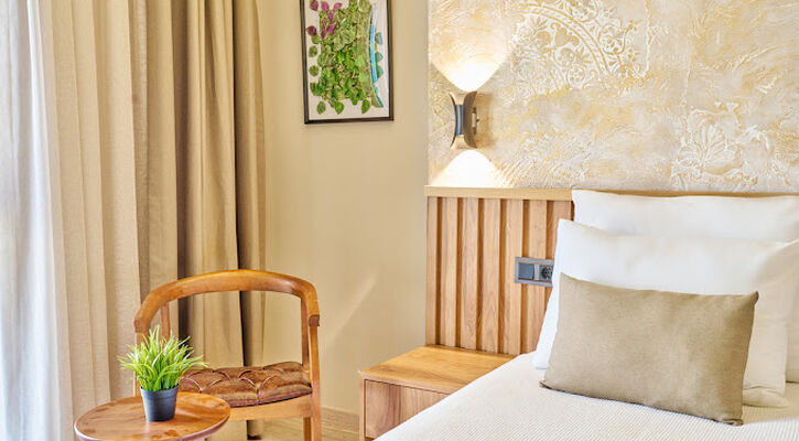 Der Inn Hotel