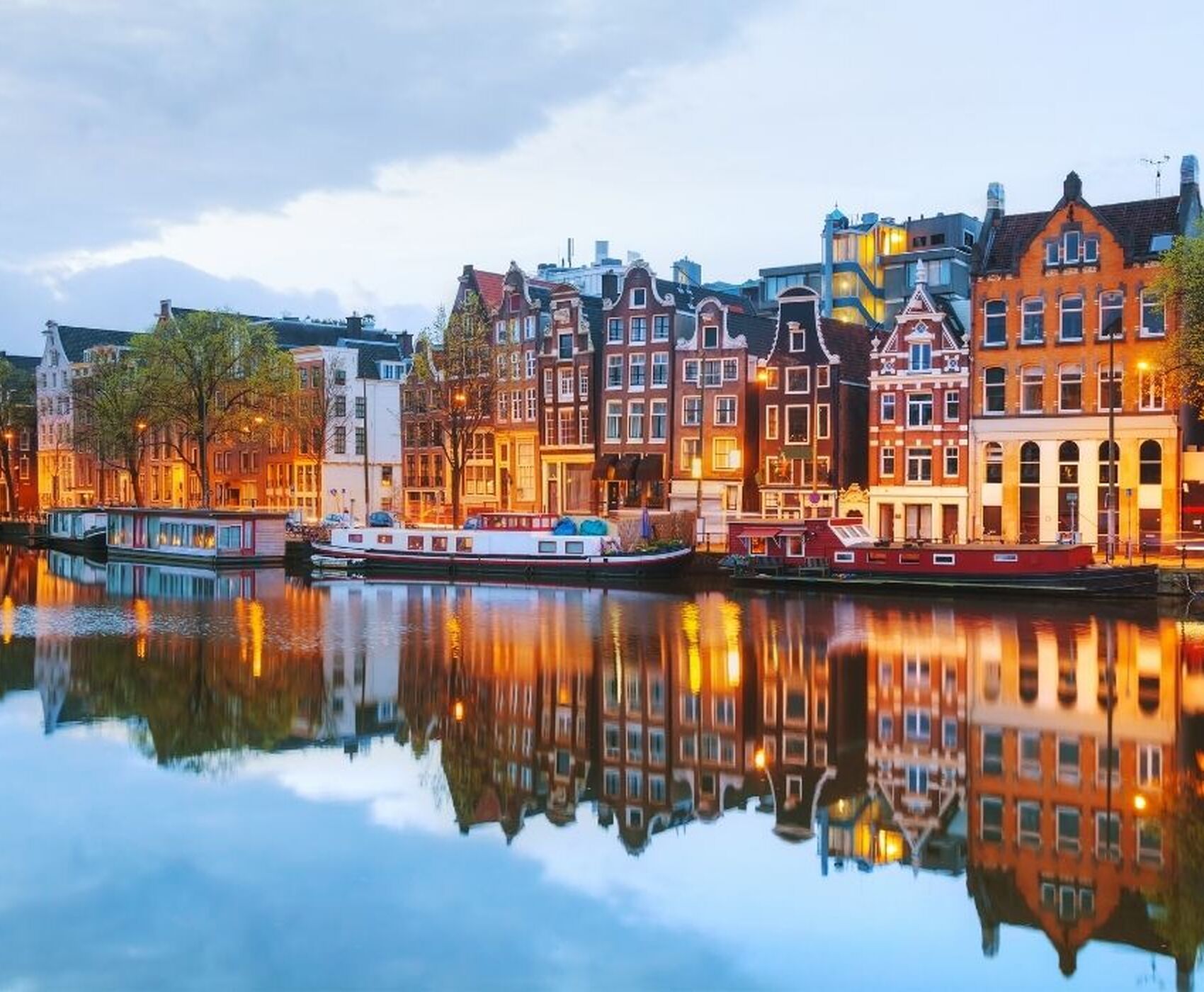 ANTALYA DAN DİREKT YÜZEN ŞEHİR AMSTERDAM