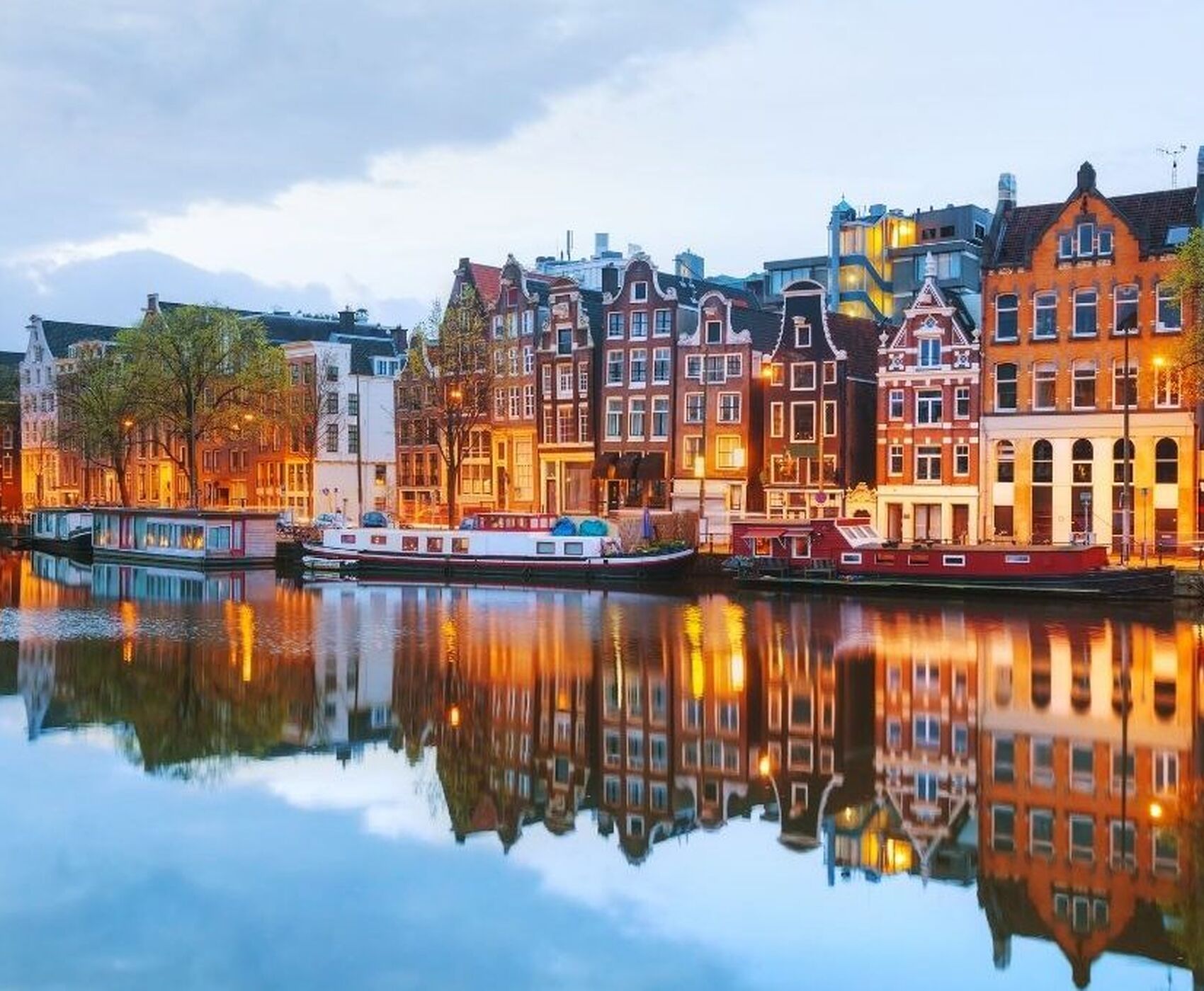 ANTALYA DAN DİREKT YÜZEN ŞEHİR AMSTERDAM