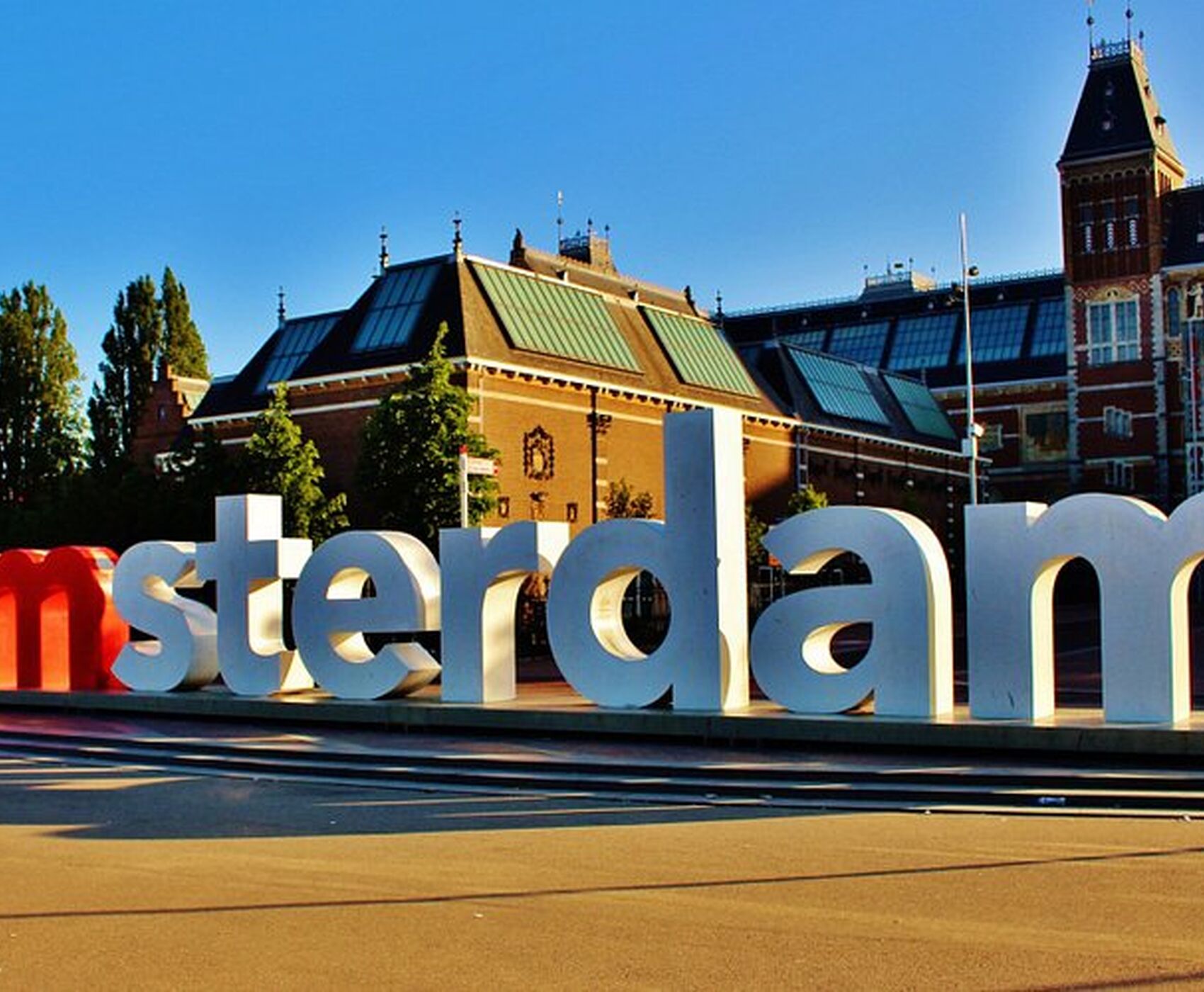 ANTALYA DAN DİREKT YÜZEN ŞEHİR AMSTERDAM